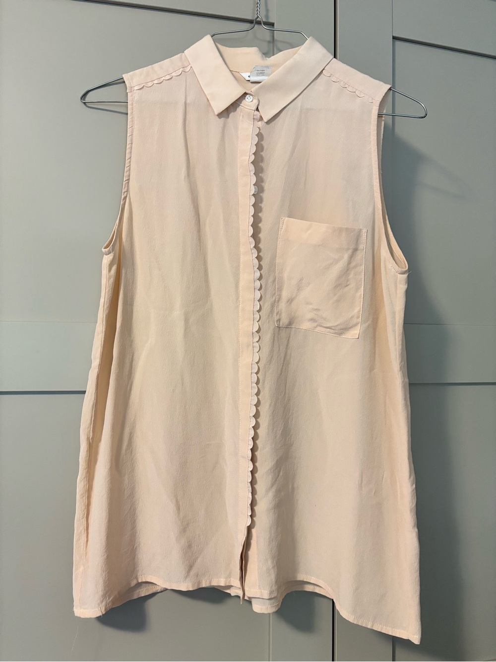 Club Monaco 100% silk sleeveless blouse- XS